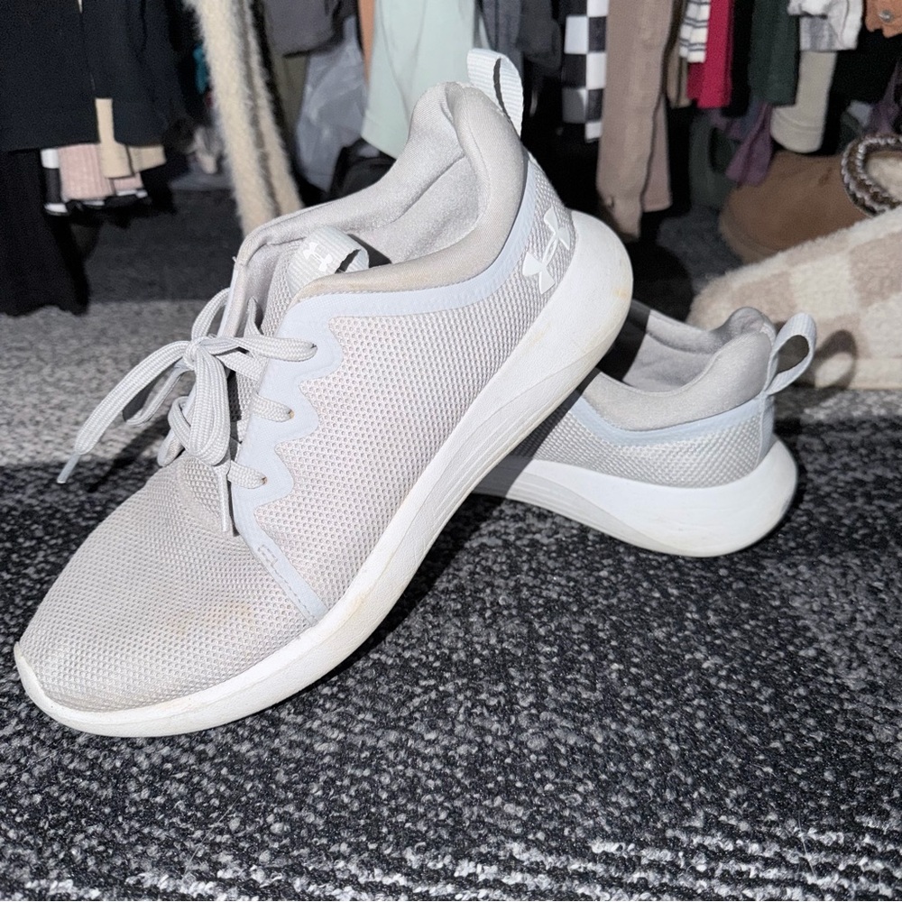 Under Armour Light Gray Athletic Shoes